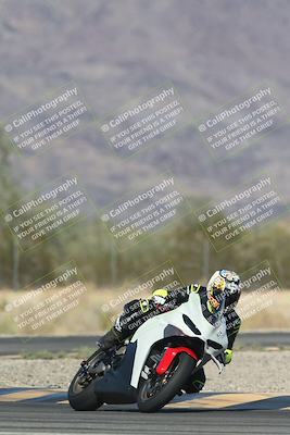 media/Oct-30-2025-Racers Edge (Thu) [[dabbdaf680]]/3-B Group/Session 5 (Turn 6)/